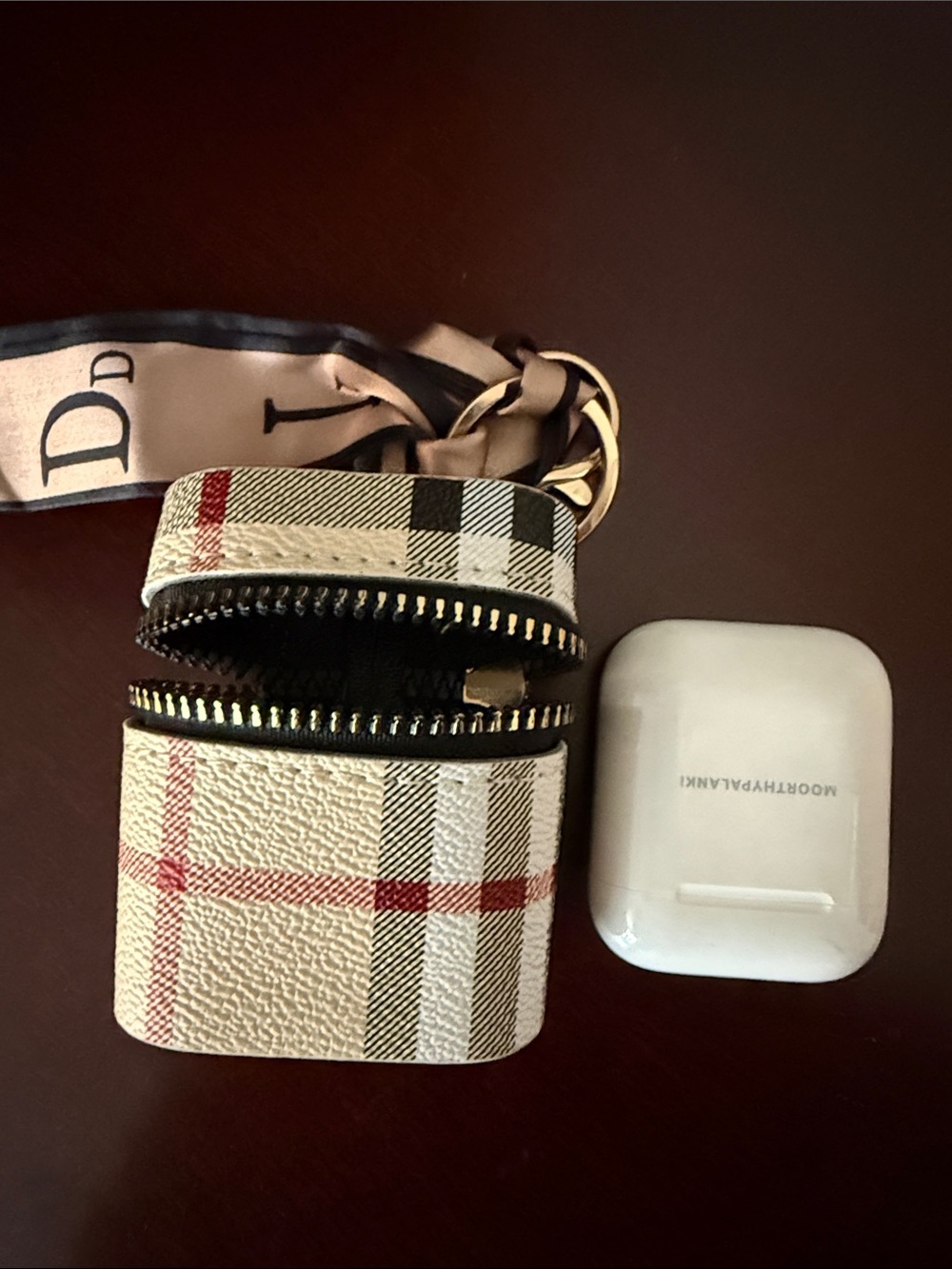 New Bag/ key Charm EarPods Holder